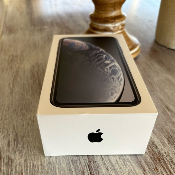 🌿 Apple IPhone XR Box - Picture 2 of 6